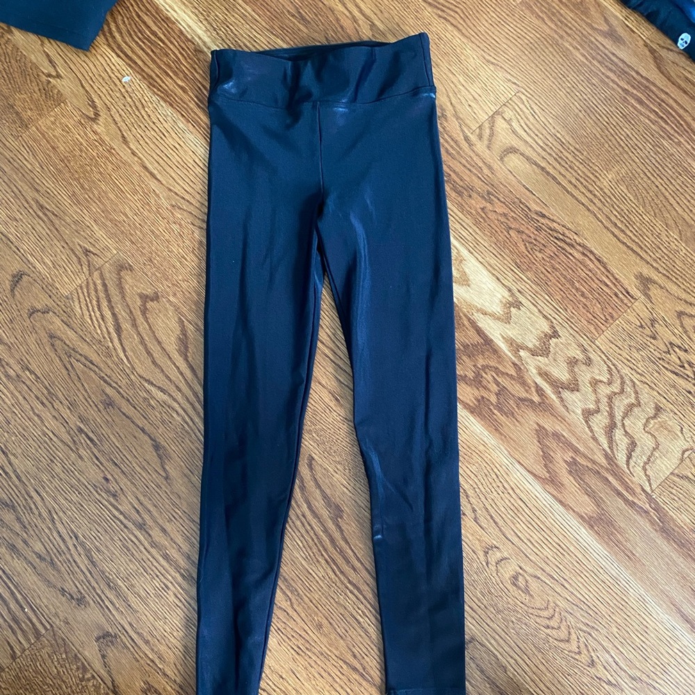 KORAL
High Rise Lustrous Leggings- BLACK